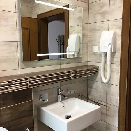 Pensión Savisalo 4*